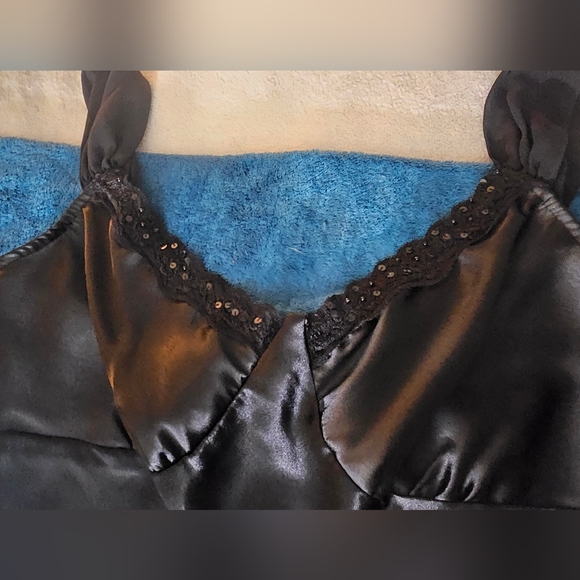 Elegant Black Satin Blouse - Picture 3 of 6